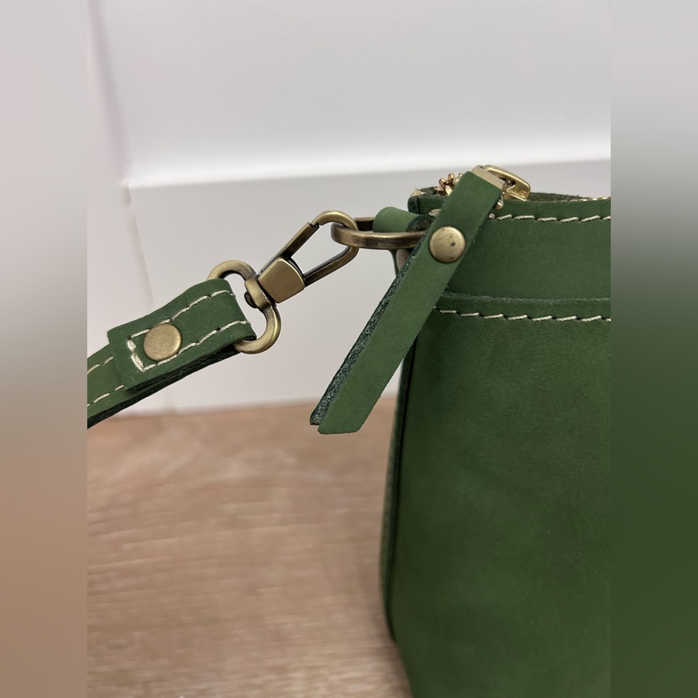 Portland Leather Green Suede Leather Poppy Purse - Picture 4 of 6